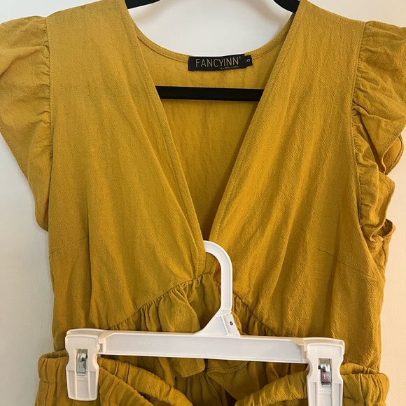 Yellow set - Picture 3 of 4